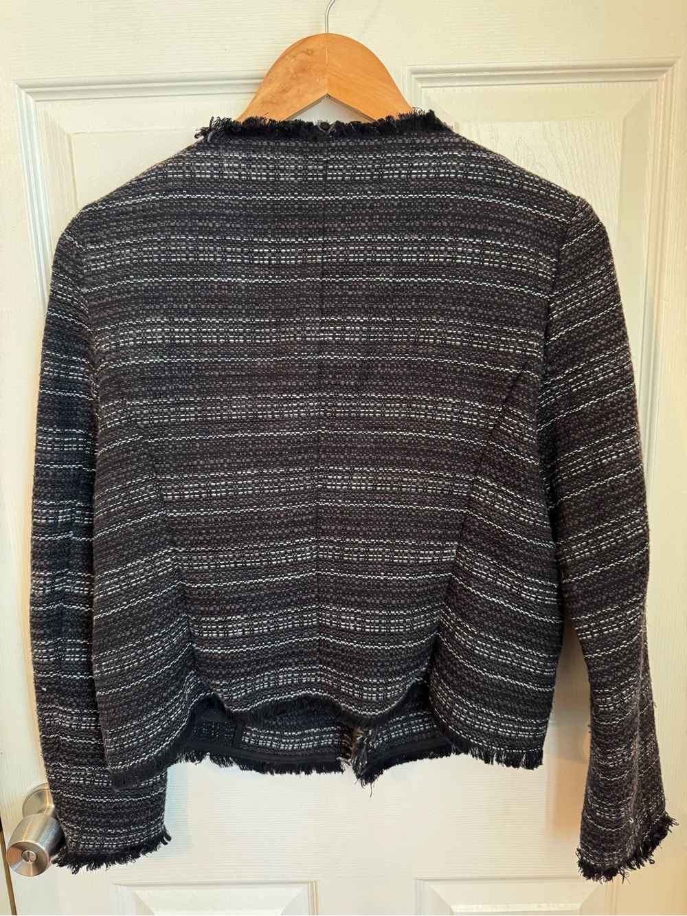 Adrienne Vittadini Women's Open Front
Tweed Fringe Blazer Size S - Black & White - Picture 3 of 9